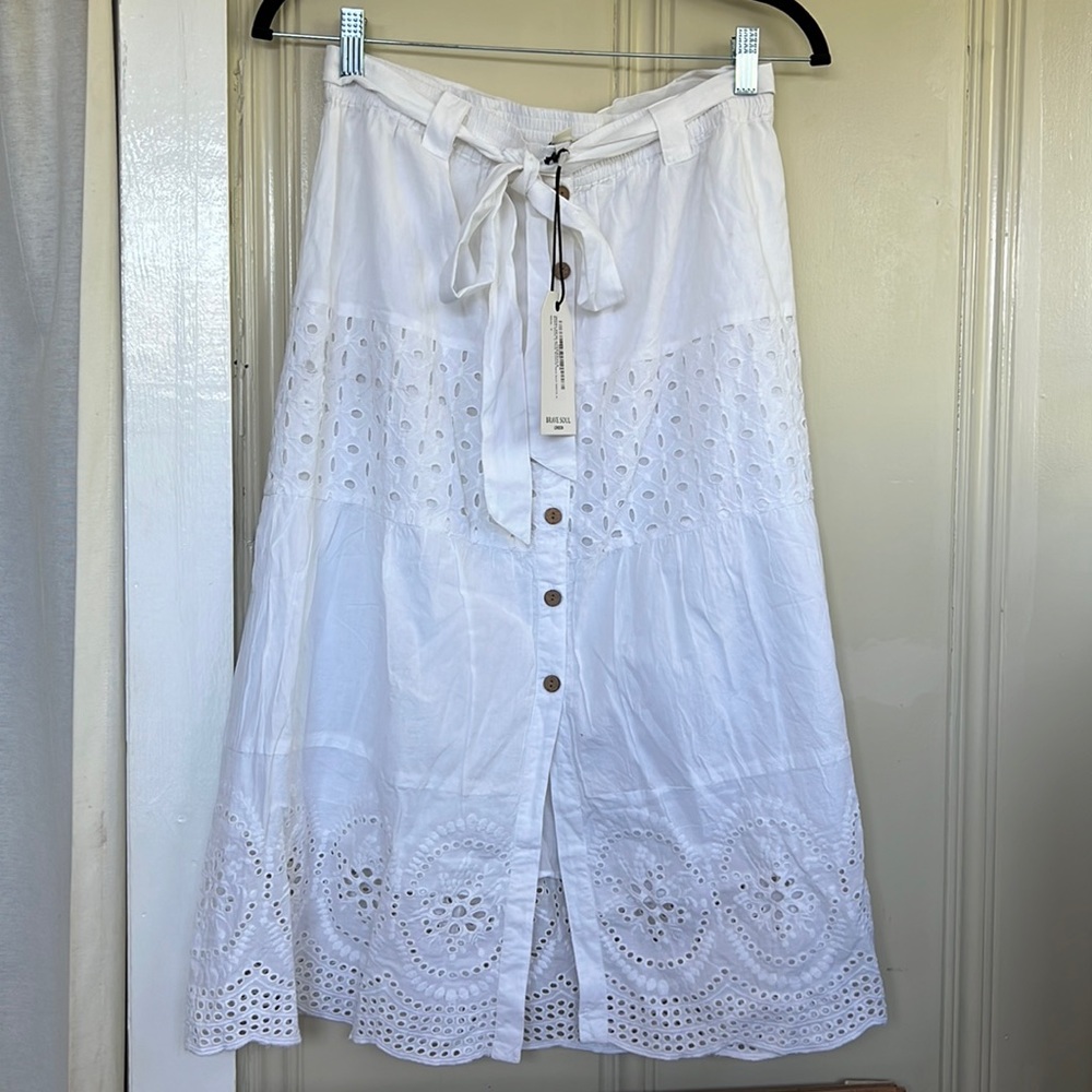 WHITE MIDI SKIRT. SIZE S